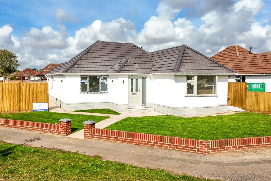 Property photo 1 of 17 Front External