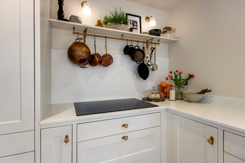 Property photo 3 of 10 Image