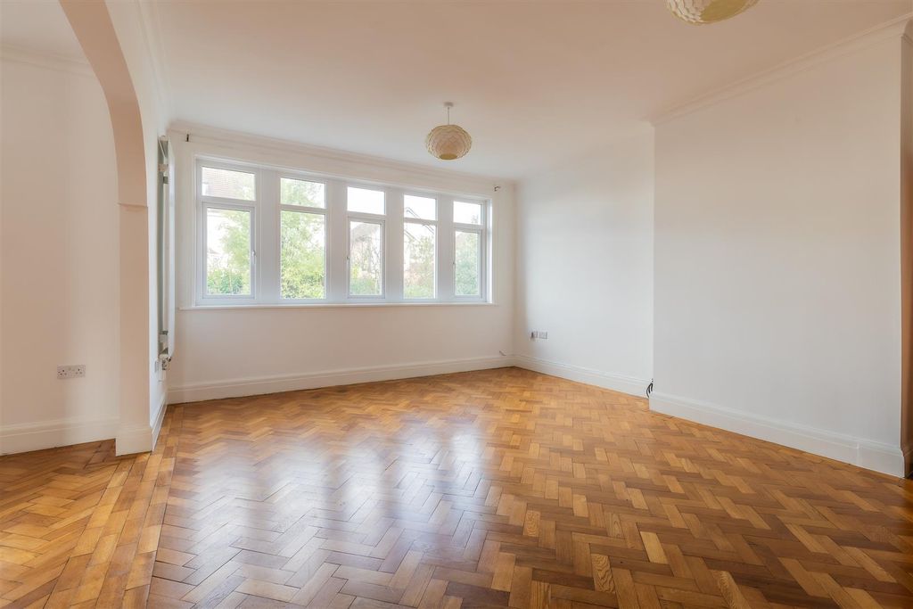 Property photo 3 of 28 149 (14 Of 29).Jpg