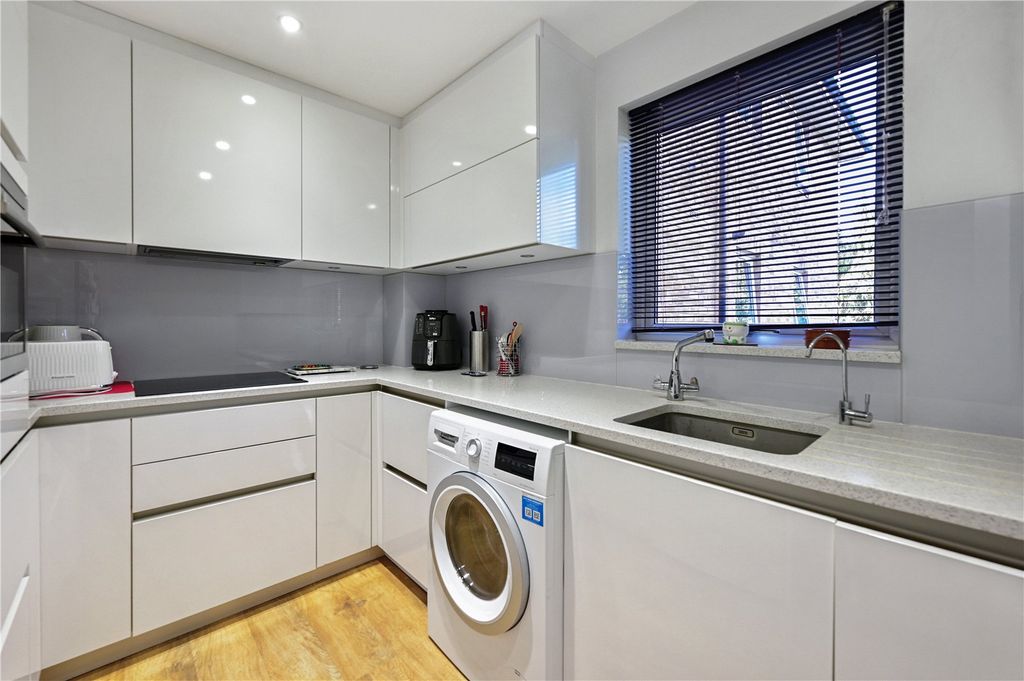 Property photo 3 of 13 Picture No. 10