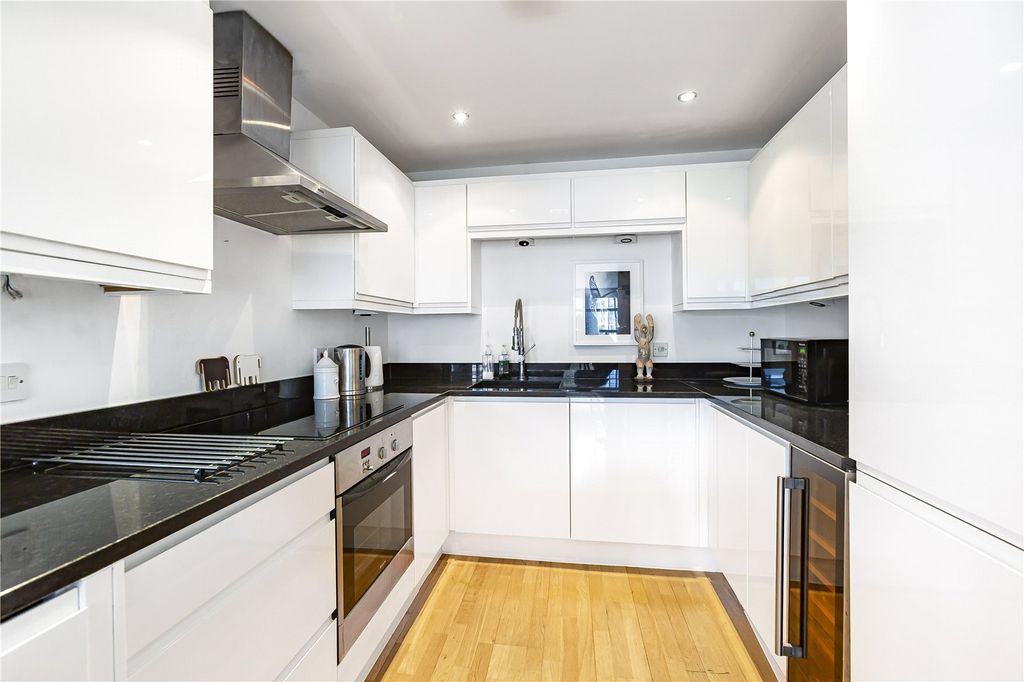 Property photo 2 of 32 Picture No. 07