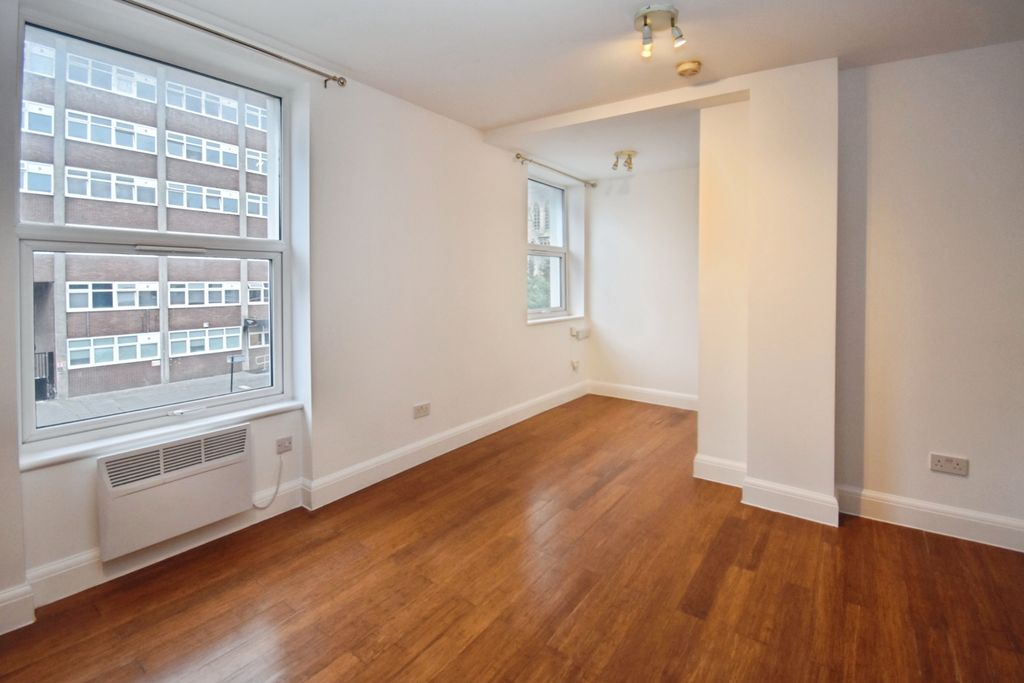 Property photo 2 of 6 986Cfabd-Dsc_0024