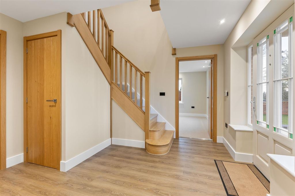 Property photo 2 of 22