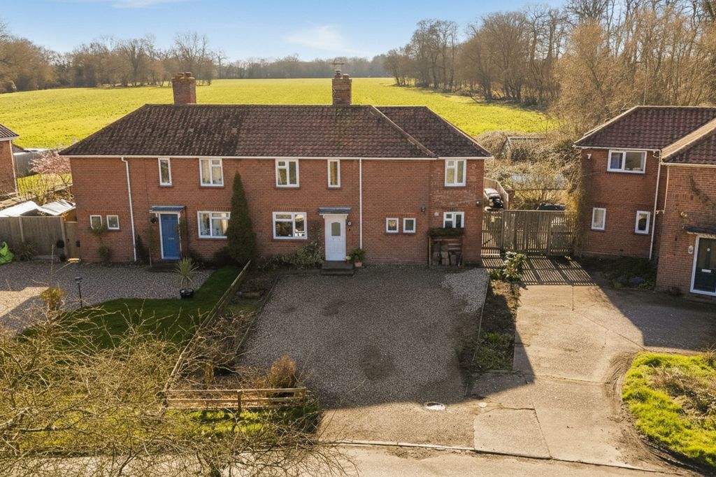 Property photo 2 of 25