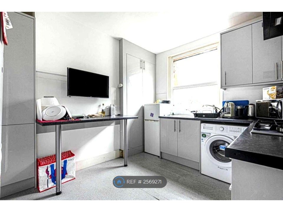 Property photo 1 of 3 Kitchen