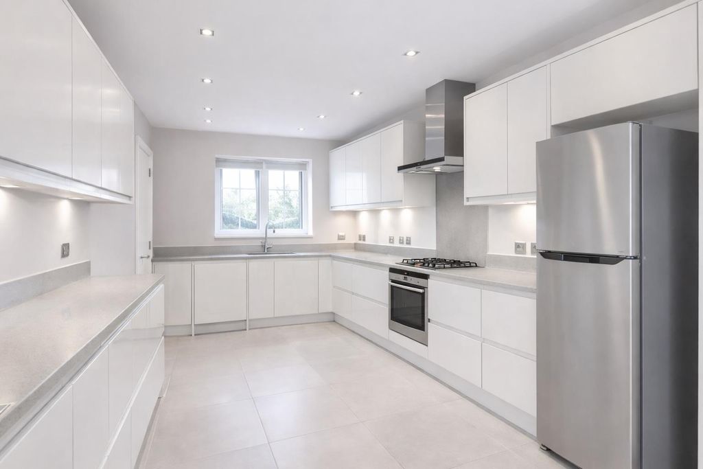 Property photo 2 of 5 14 Wellington 2 02.02 .Png