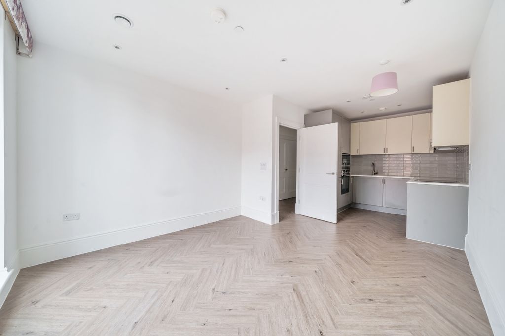 Property photo 2 of 9 Open Plan Recepti...