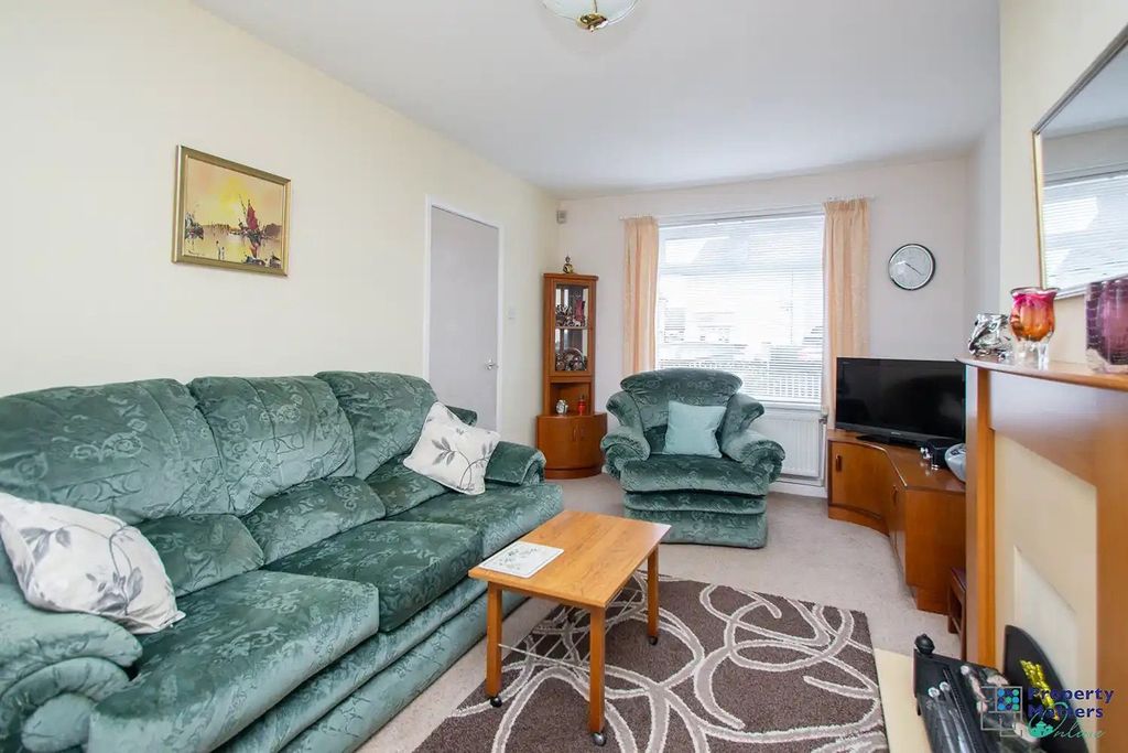 Property photo 2 of 14 Lounge