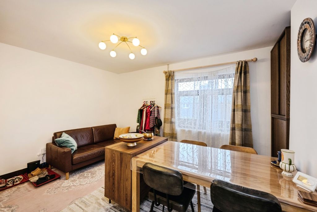 Property photo 3 of 19 Pbox-Img.Jpg