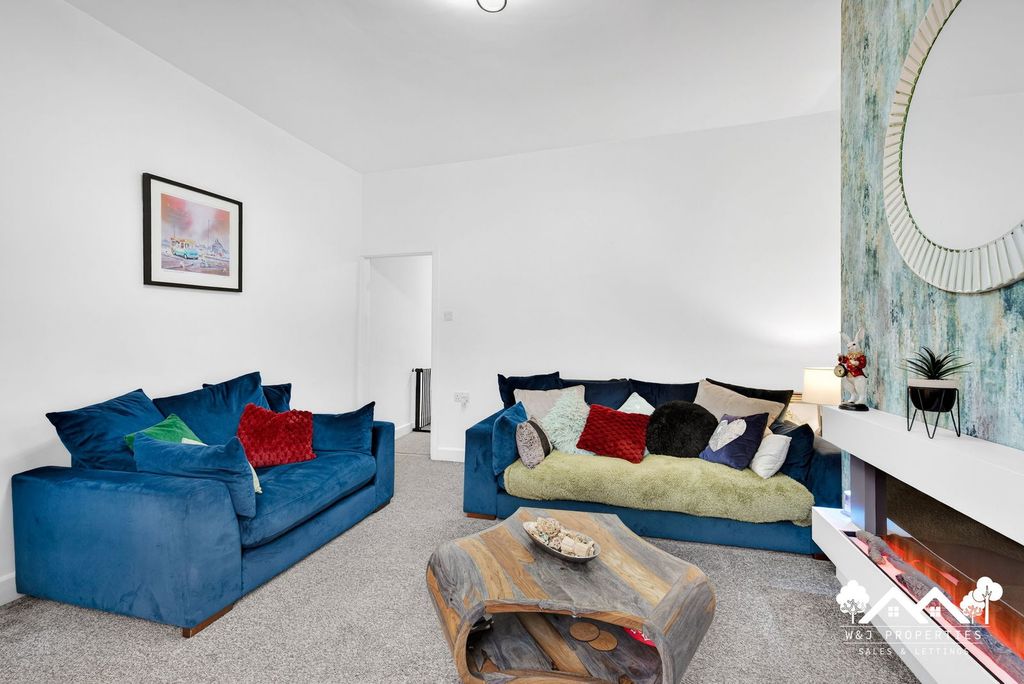 Property photo 3 of 22