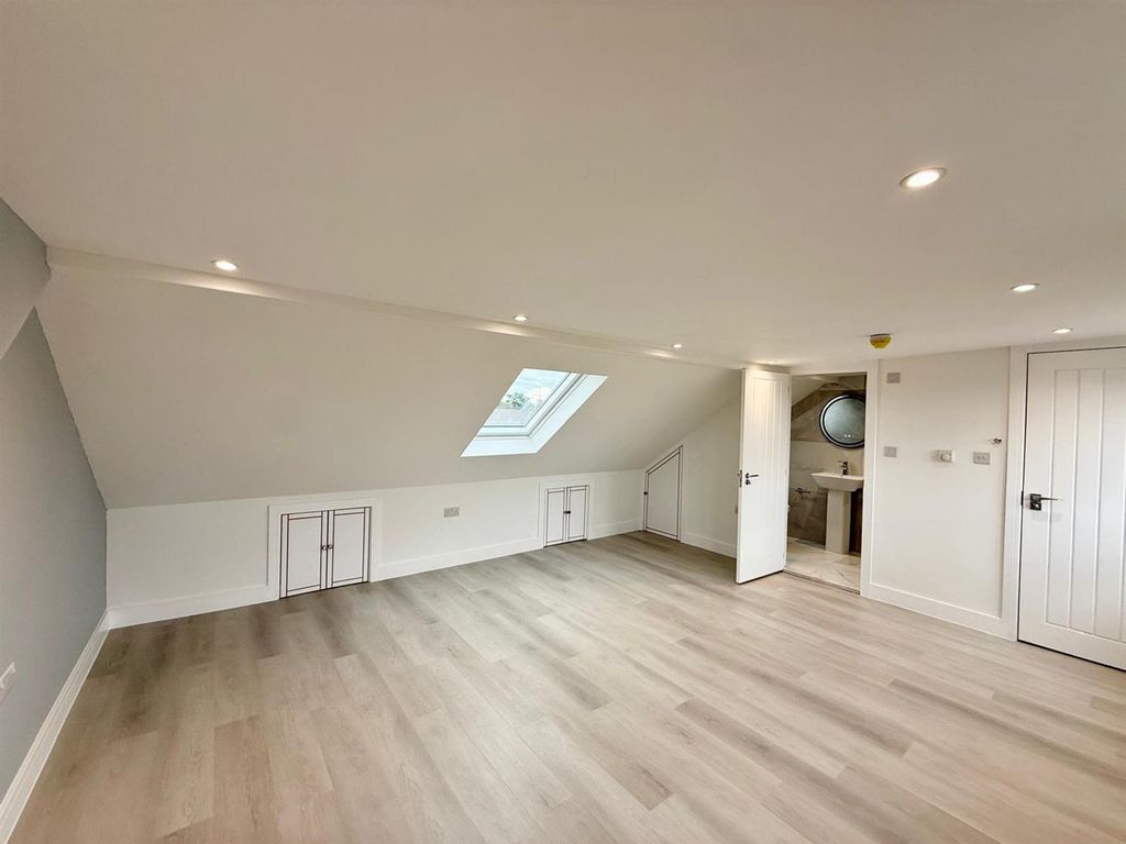 Property photo 1 of 13 D.Jpg