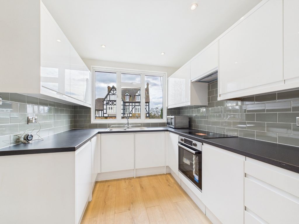 Property photo 2 of 14 3914575
