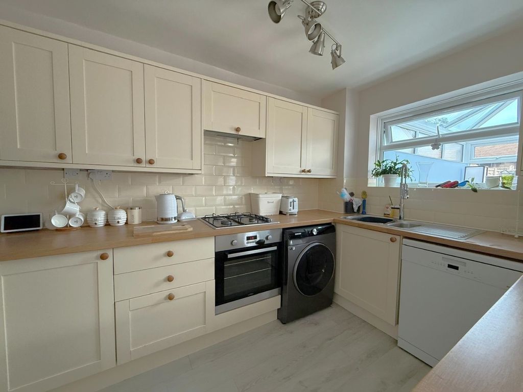 Property photo 3 of 12 4408075