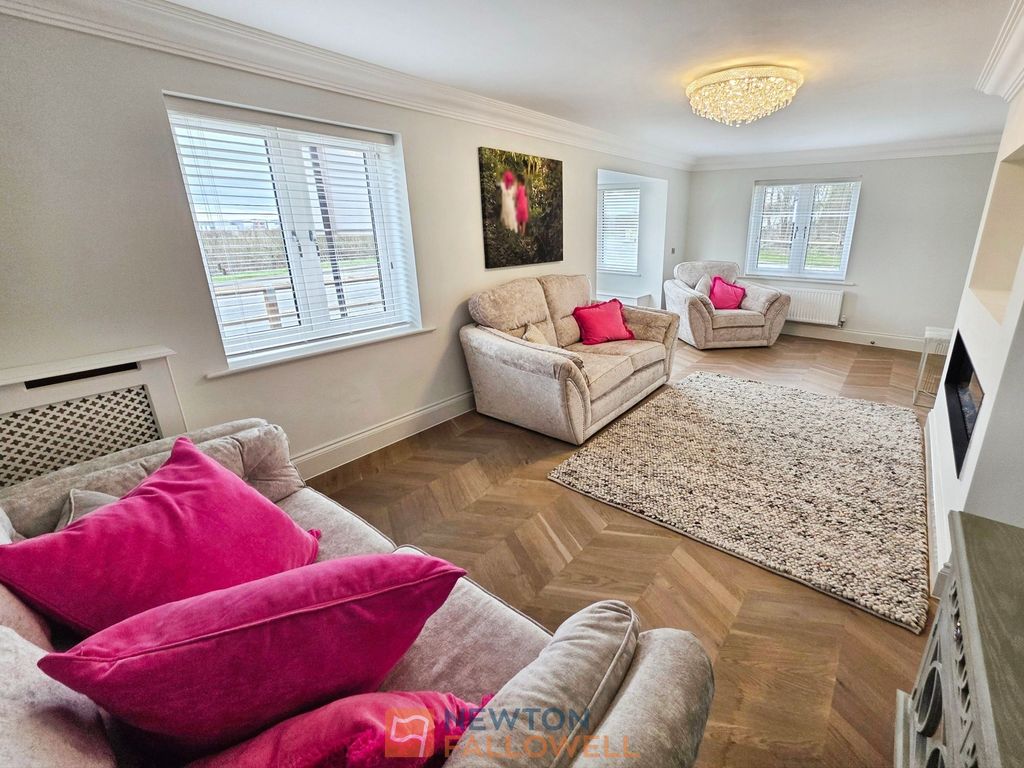 Property photo 3 of 27