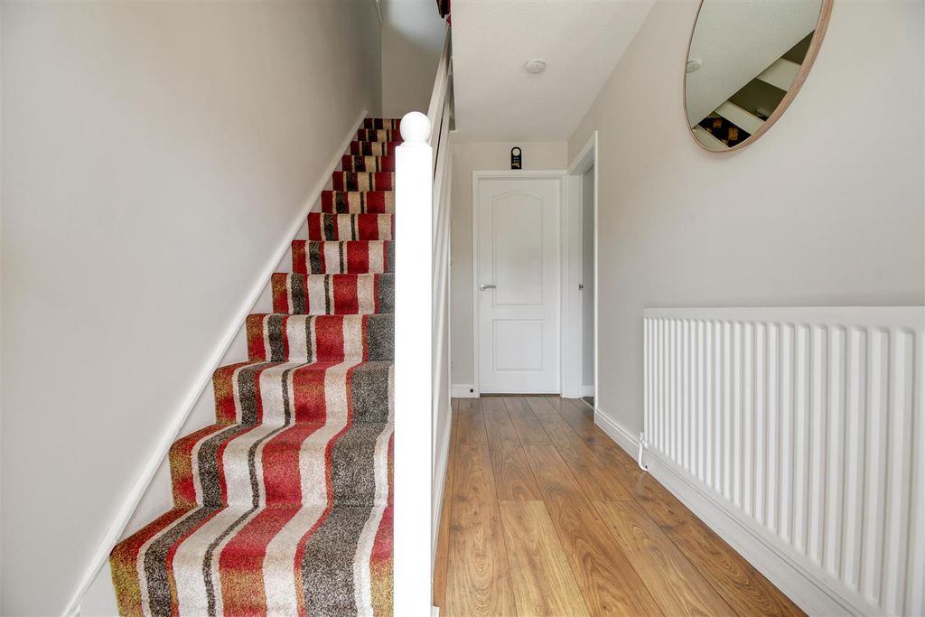 Property photo 2 of 22 Entrance Hallway