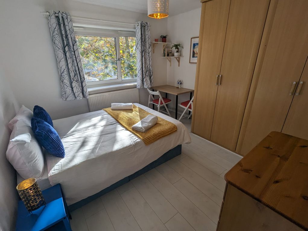 Property photo 1 of 11 3 Bedroom For Rent In Bow E3