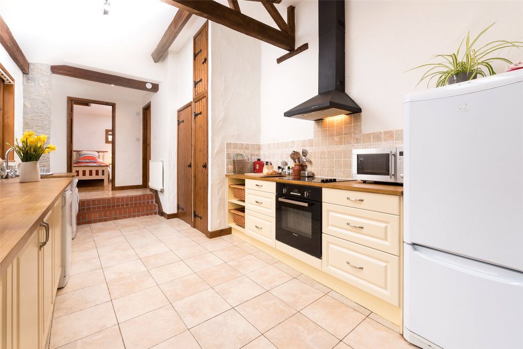 Property photo 2 of 16 Picture No. 02