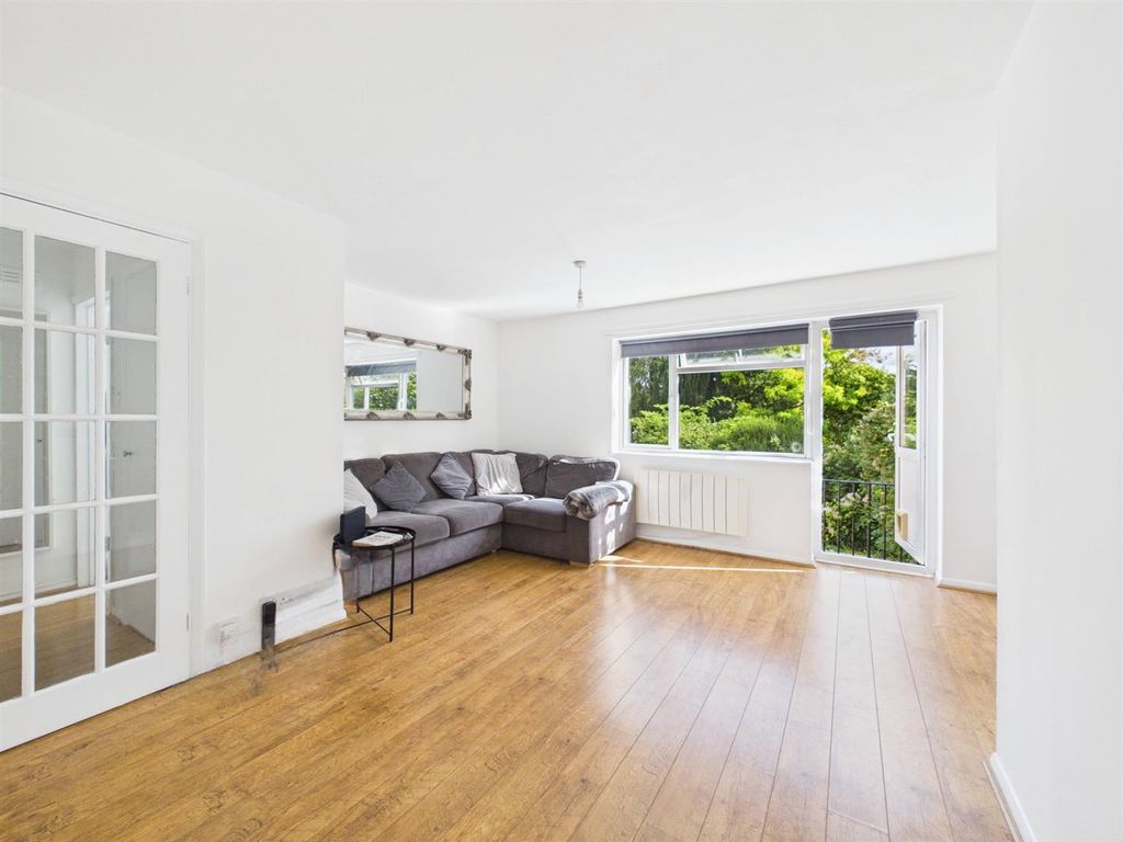 Property photo 2 of 14 Cam01563G0-Pr0355-Still007.Jpg