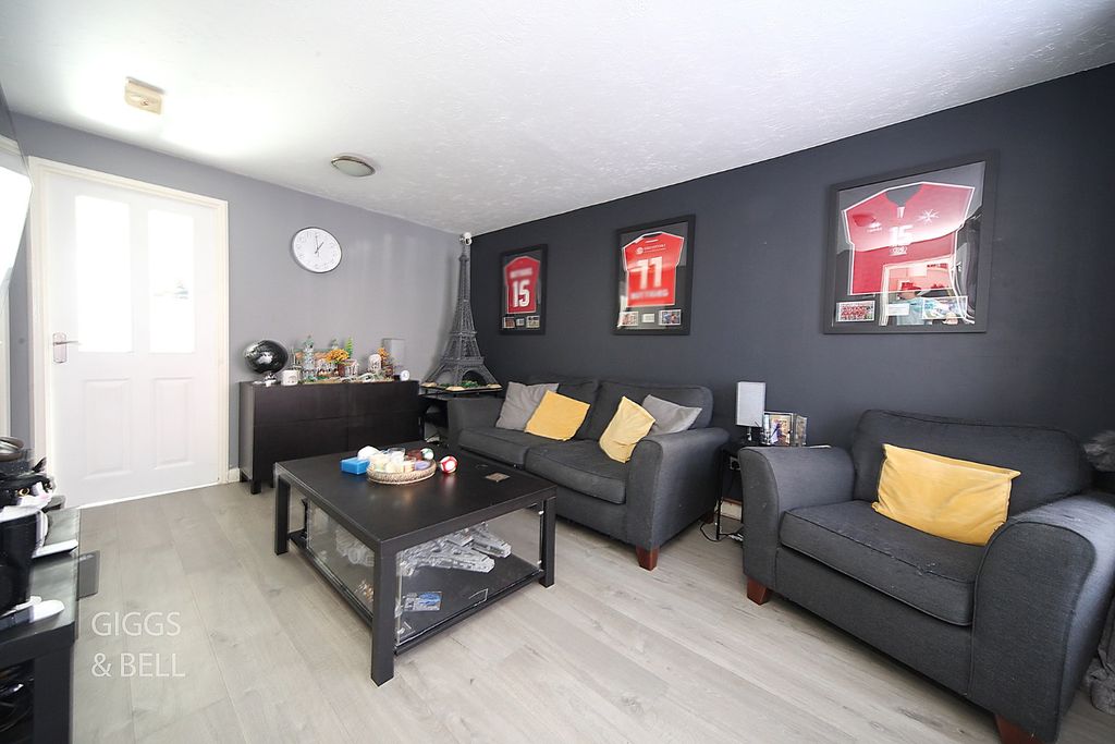 Property photo 2 of 15 5418711