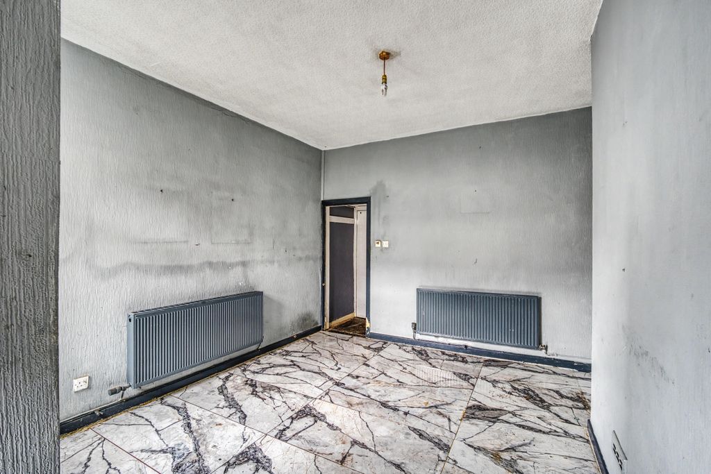 Property photo 3 of 17 21 Densmore Street, Failsworth, Manchester, Greater Manchester, M35 0Fy