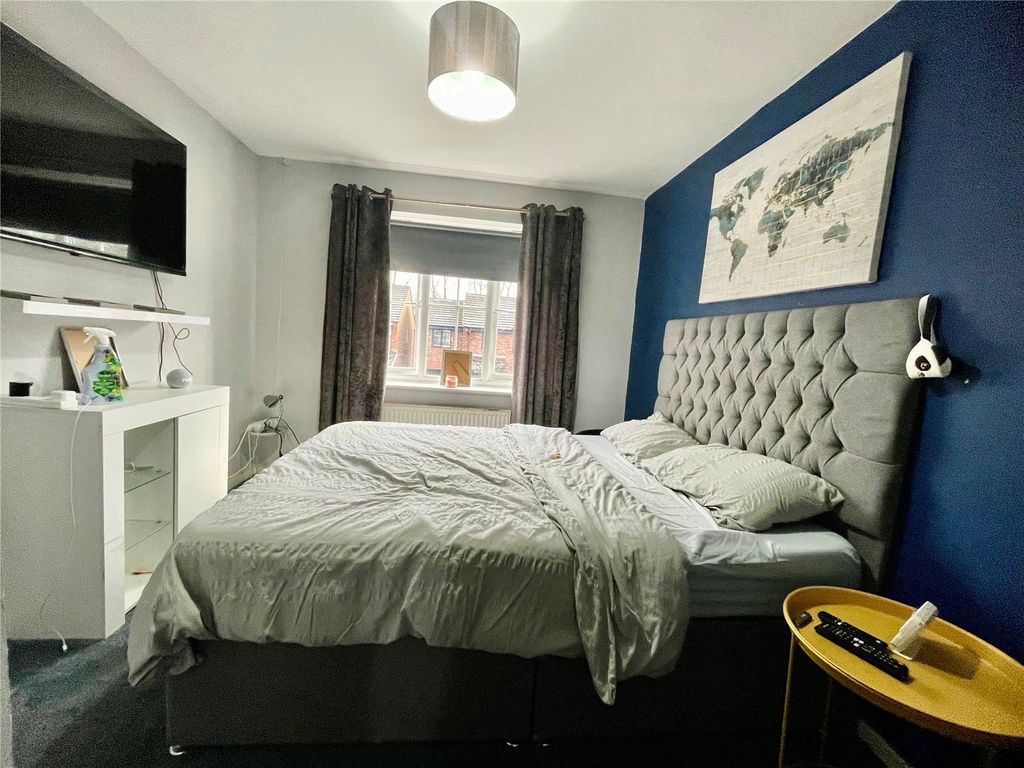 Property photo 2 of 11 Bedroom One