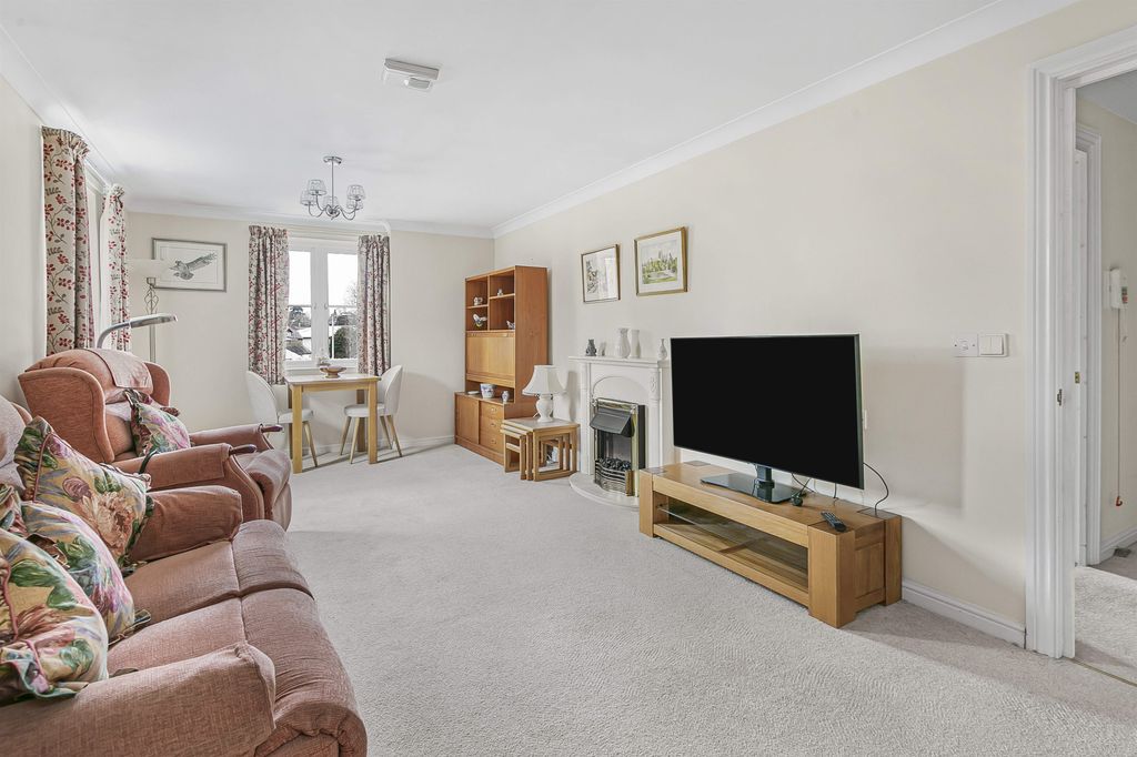 Property photo 3 of 8