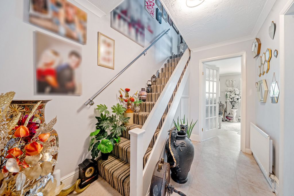 Property photo 2 of 20 1459395-8-6A06F76...