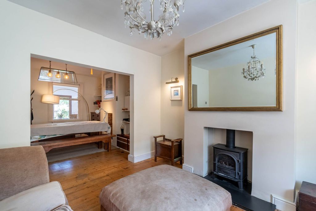 Property photo 3 of 17