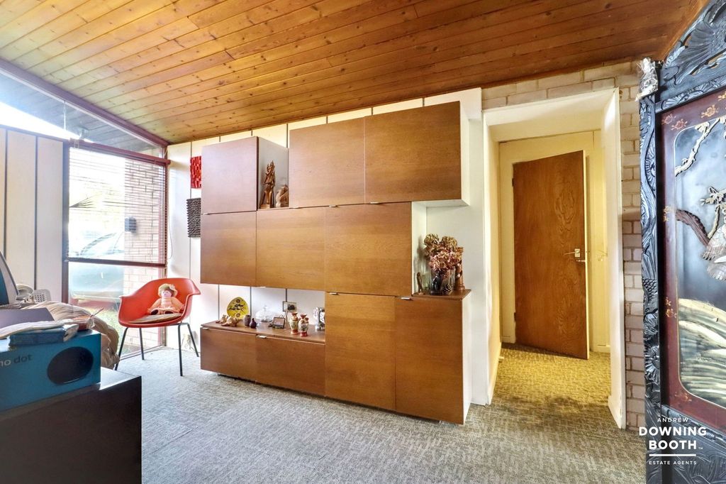 Property photo 3 of 27