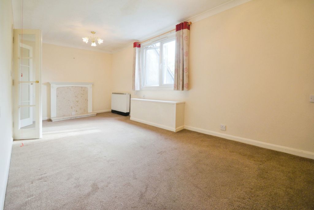 Property photo 3 of 10 3