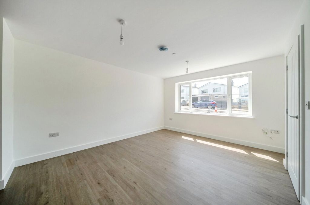 Property photo 3 of 22 Picture No. 03