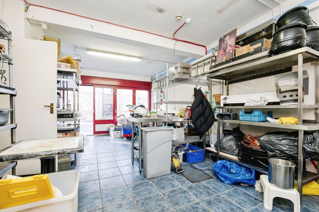 Property photo 2 of 17 Photo