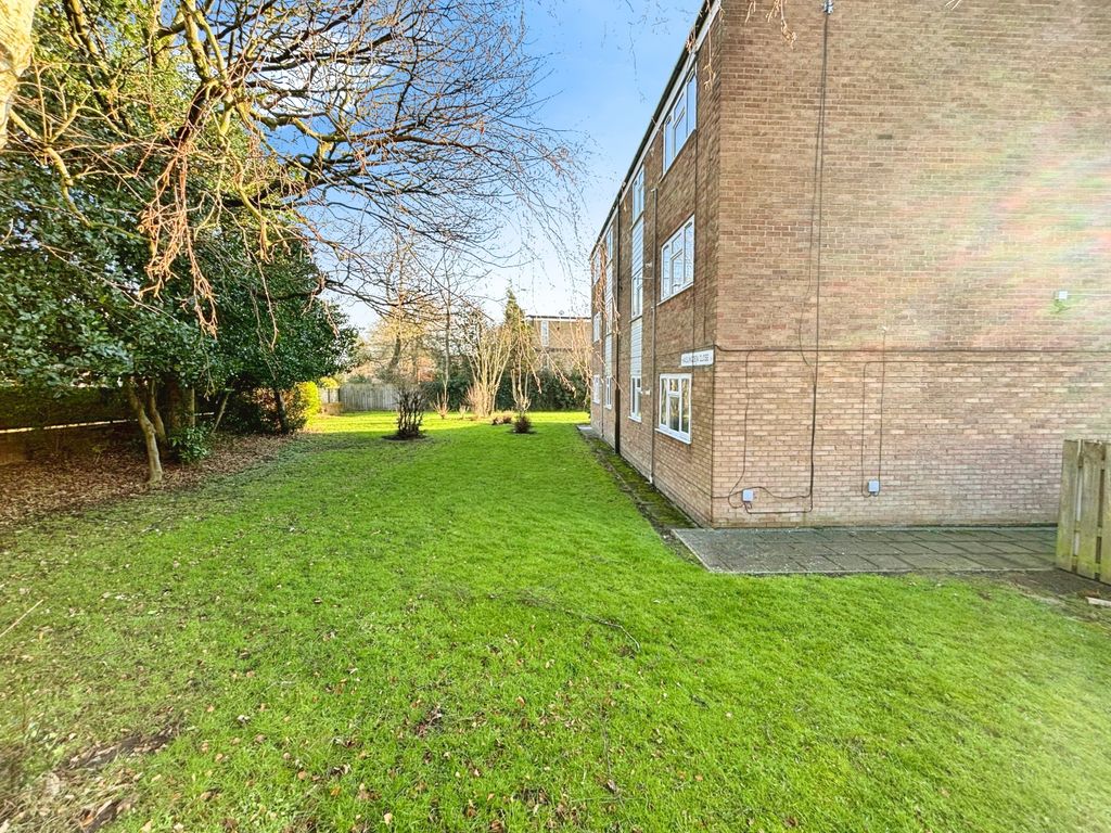 Property photo 1 of 16 Gardens