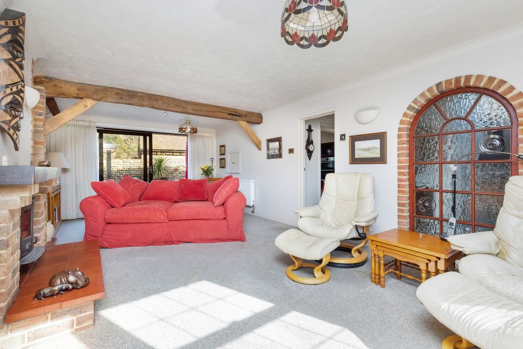 Property photo 3 of 18 4885785