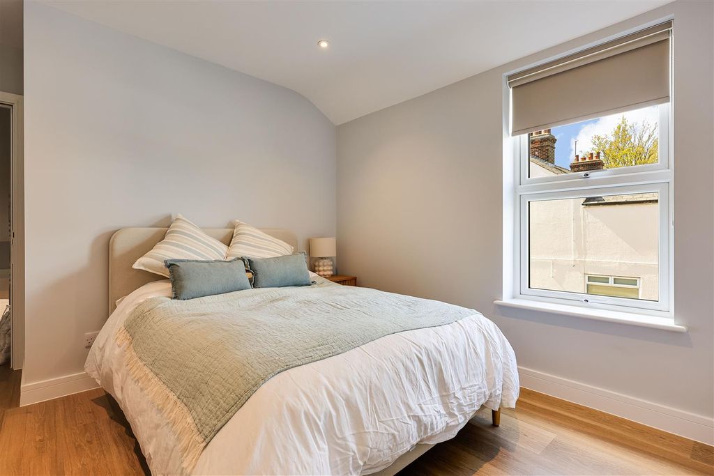 Property photo 2 of 18 Img (34).Jpg