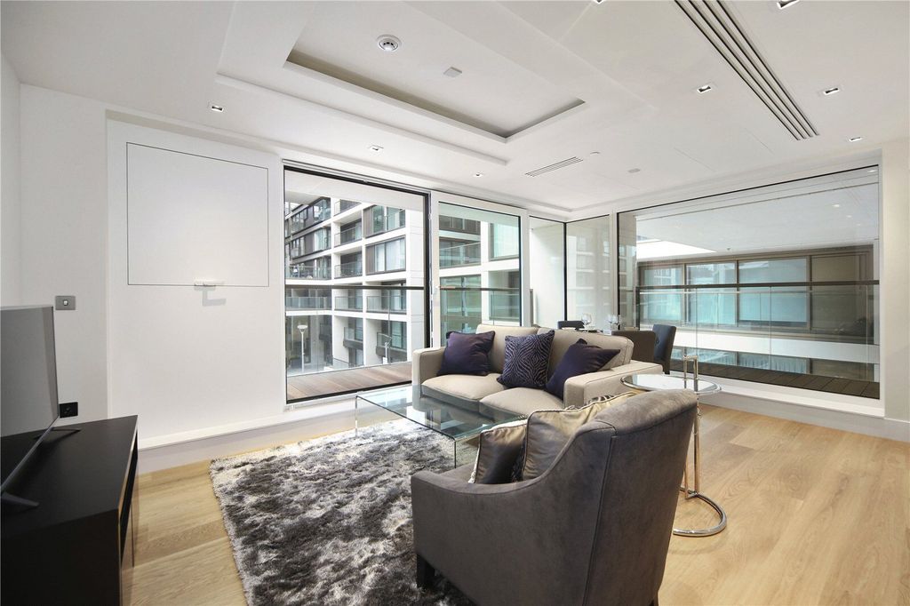 Property photo 1 of 8 Lord Kensington H...