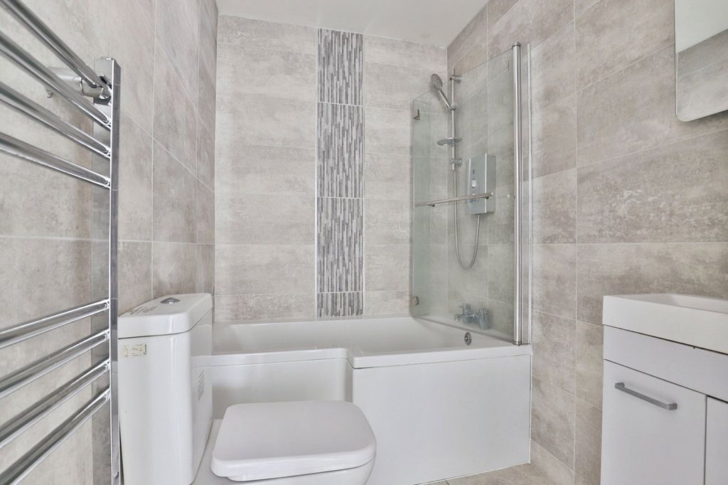 Property photo 3 of 20 Picture No. 04