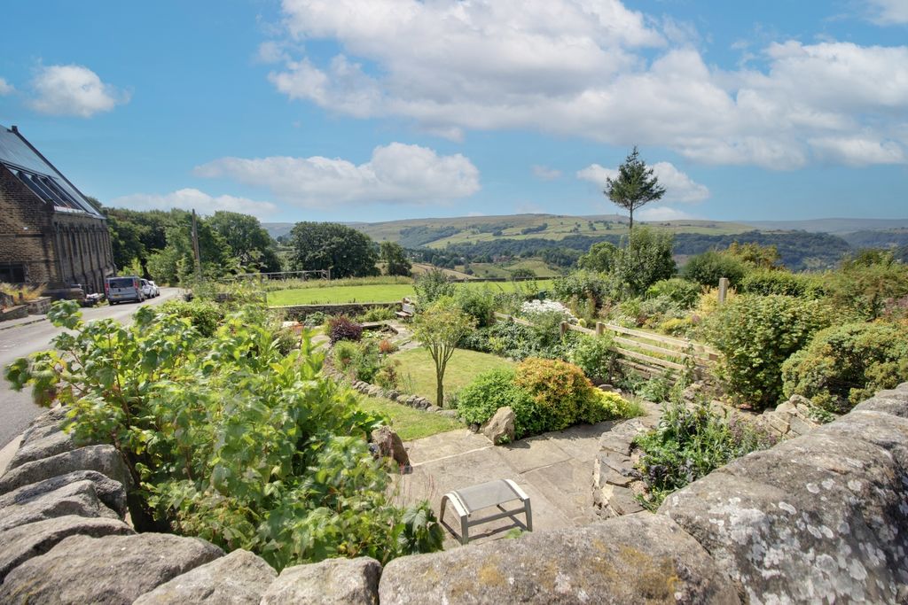 Property photo 2 of 32 36