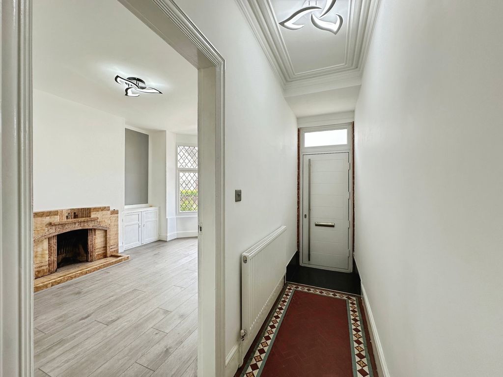 Property photo 3 of 36