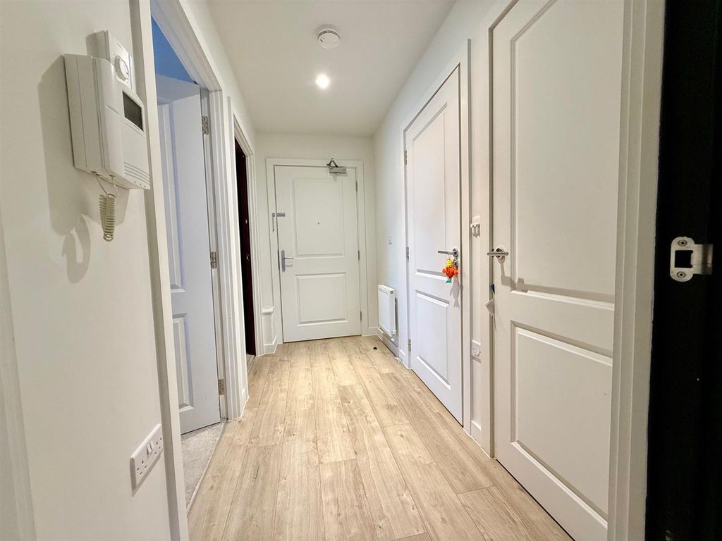 Property photo 3 of 10 2.Jpg