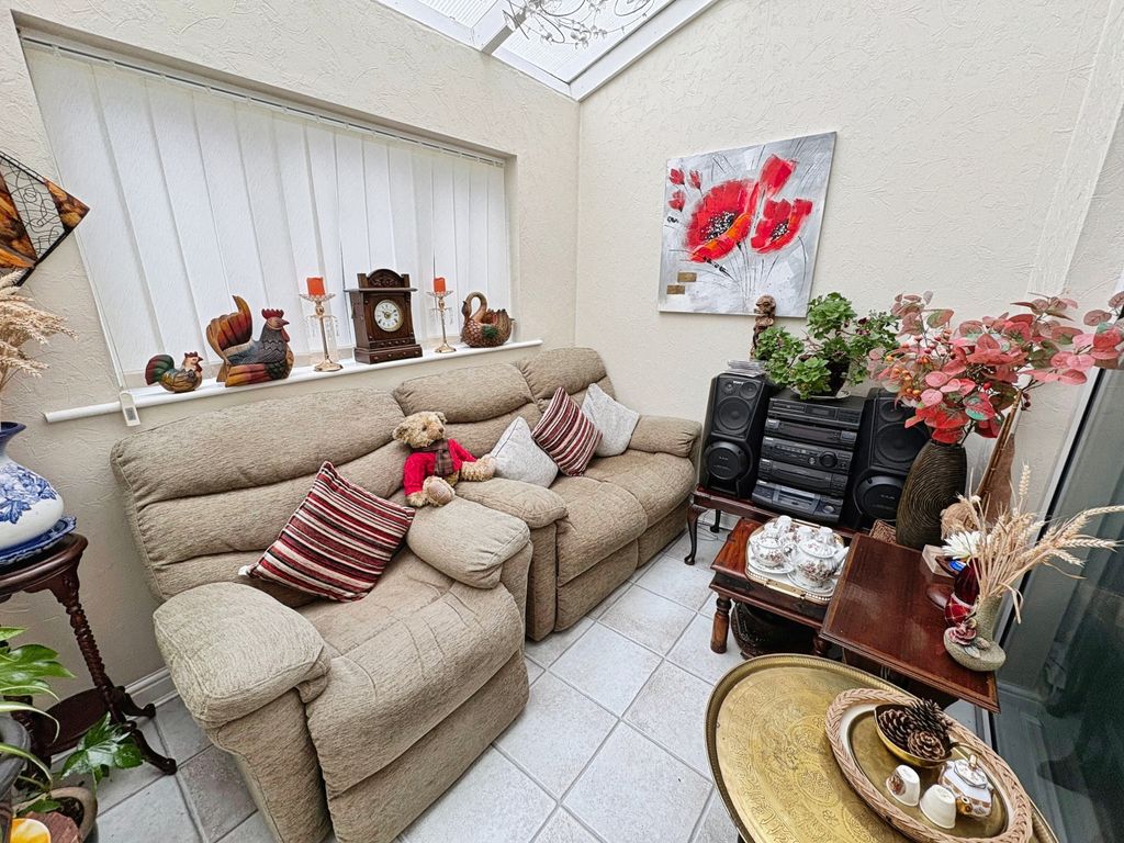 Property photo 2 of 26 Sun Room