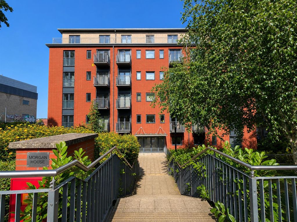 Property photo 2 of 11