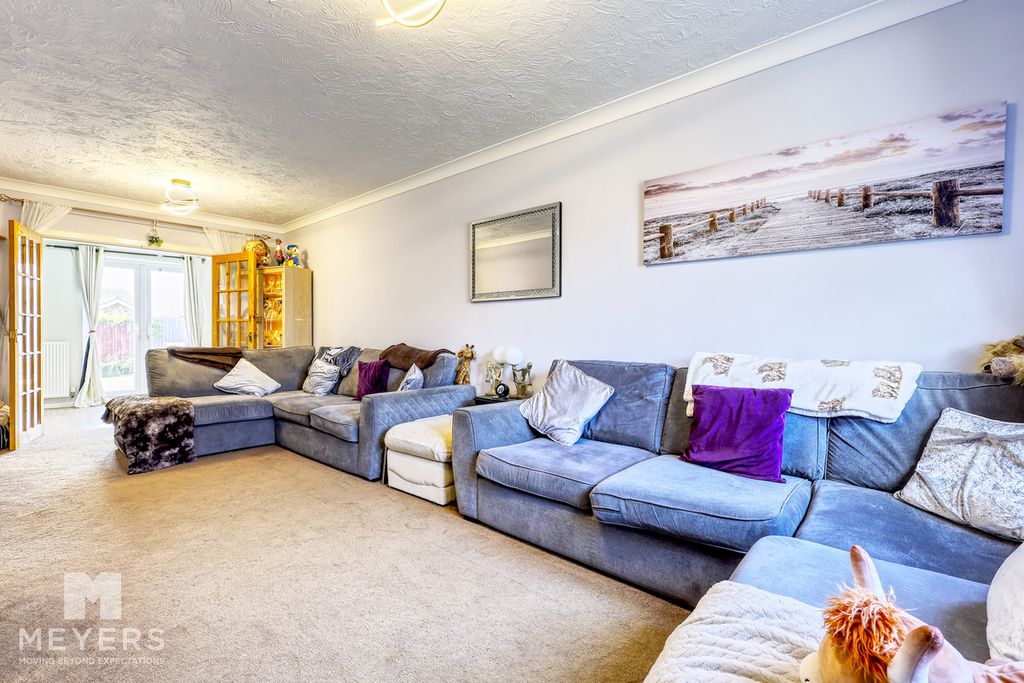 Property photo 3 of 26