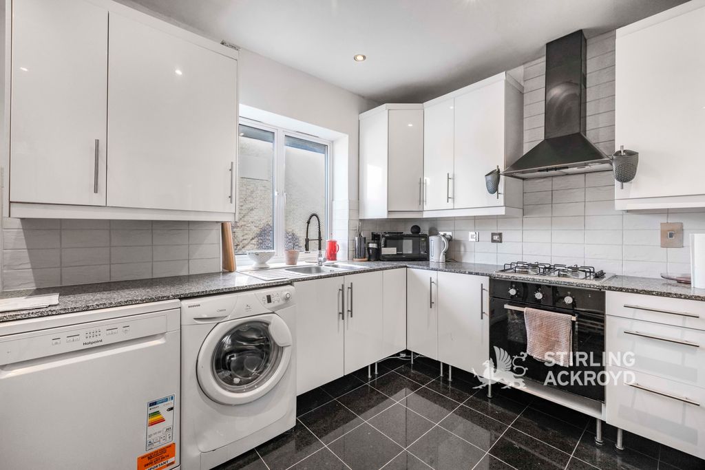 Property photo 3 of 18 Pbox-Img.Jpg