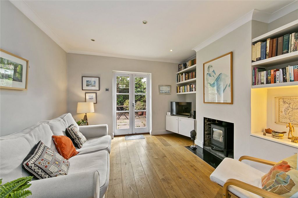 Property photo 3 of 18 Picture No. 02