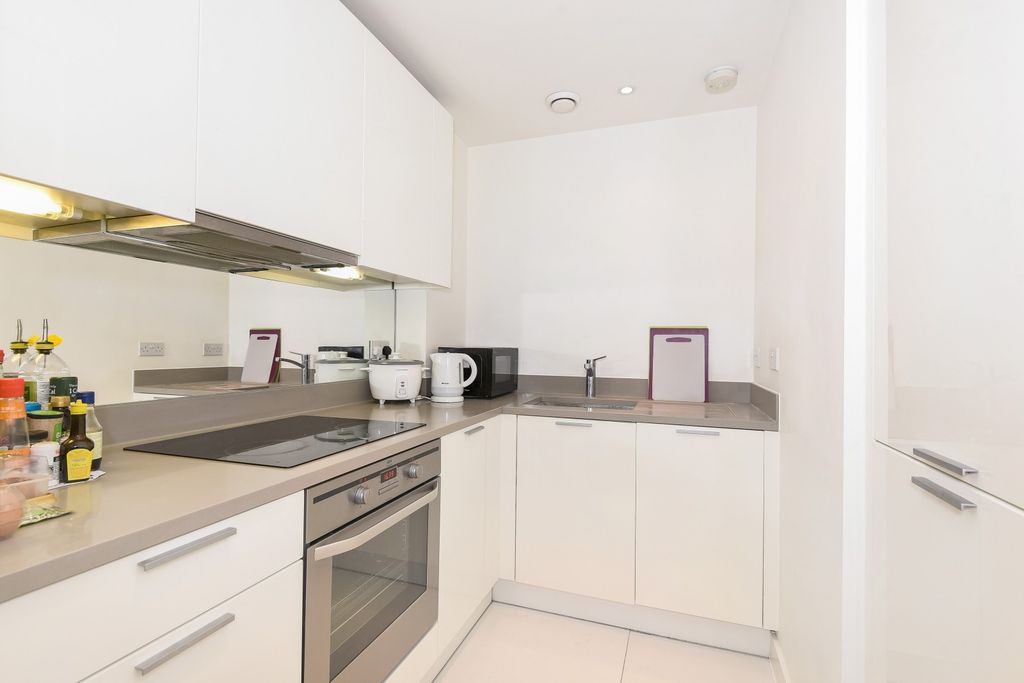 Property photo 2 of 8 Kitchen