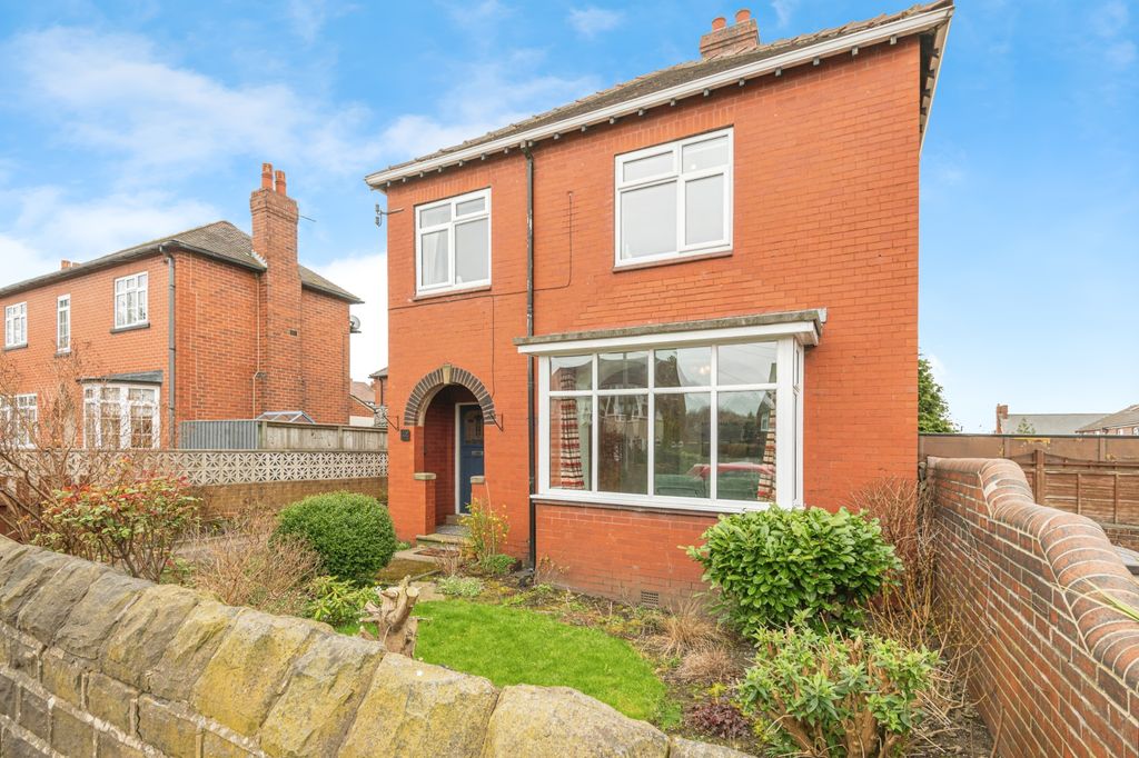 Property photo 2 of 17