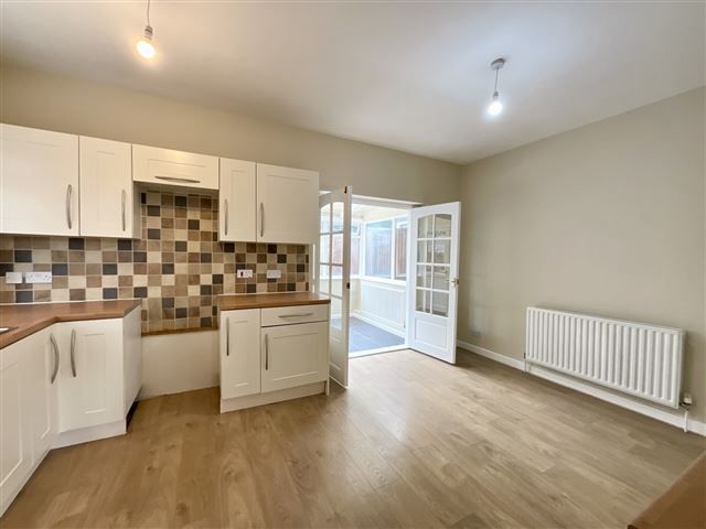 Property photo 3 of 18 Kitchen