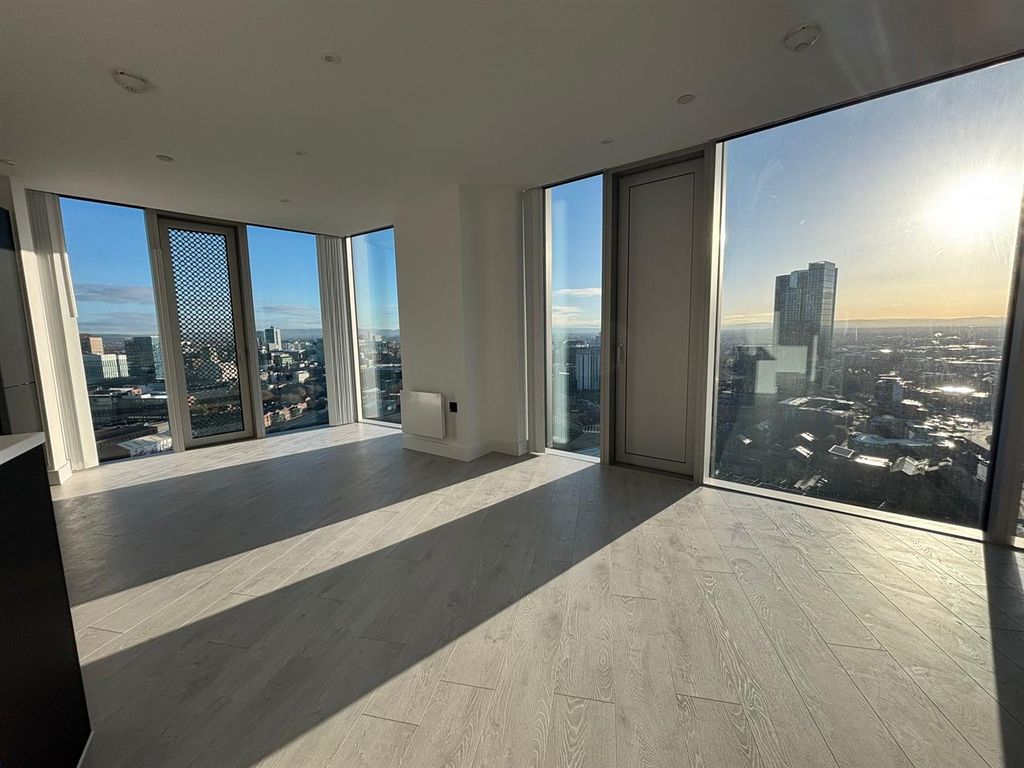 Property photo 1 of 31 Dual Aspect Apartment