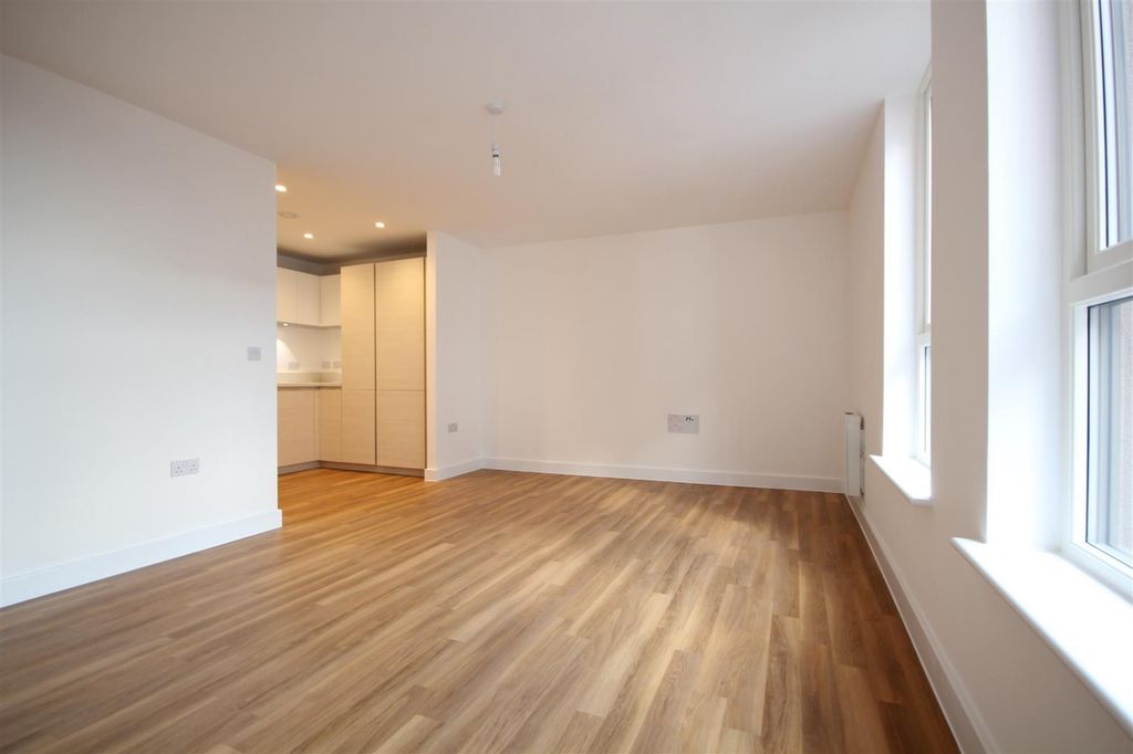 Property photo 2 of 7 Lounge